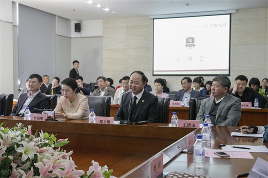14伟德bv国际体育董事长、院长郑立国汇报伟德bv国际体育发展情况.jpg
