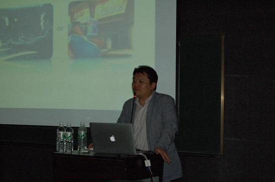 1吴奭熙教授为游戏学院师生做关于“交互设计”的学术讲座.JPG